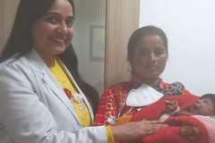 Dr-Amreen-with-newborn-and-her-mother-1-740x416