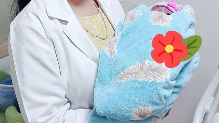 Dr Amreen with Newborn Babies